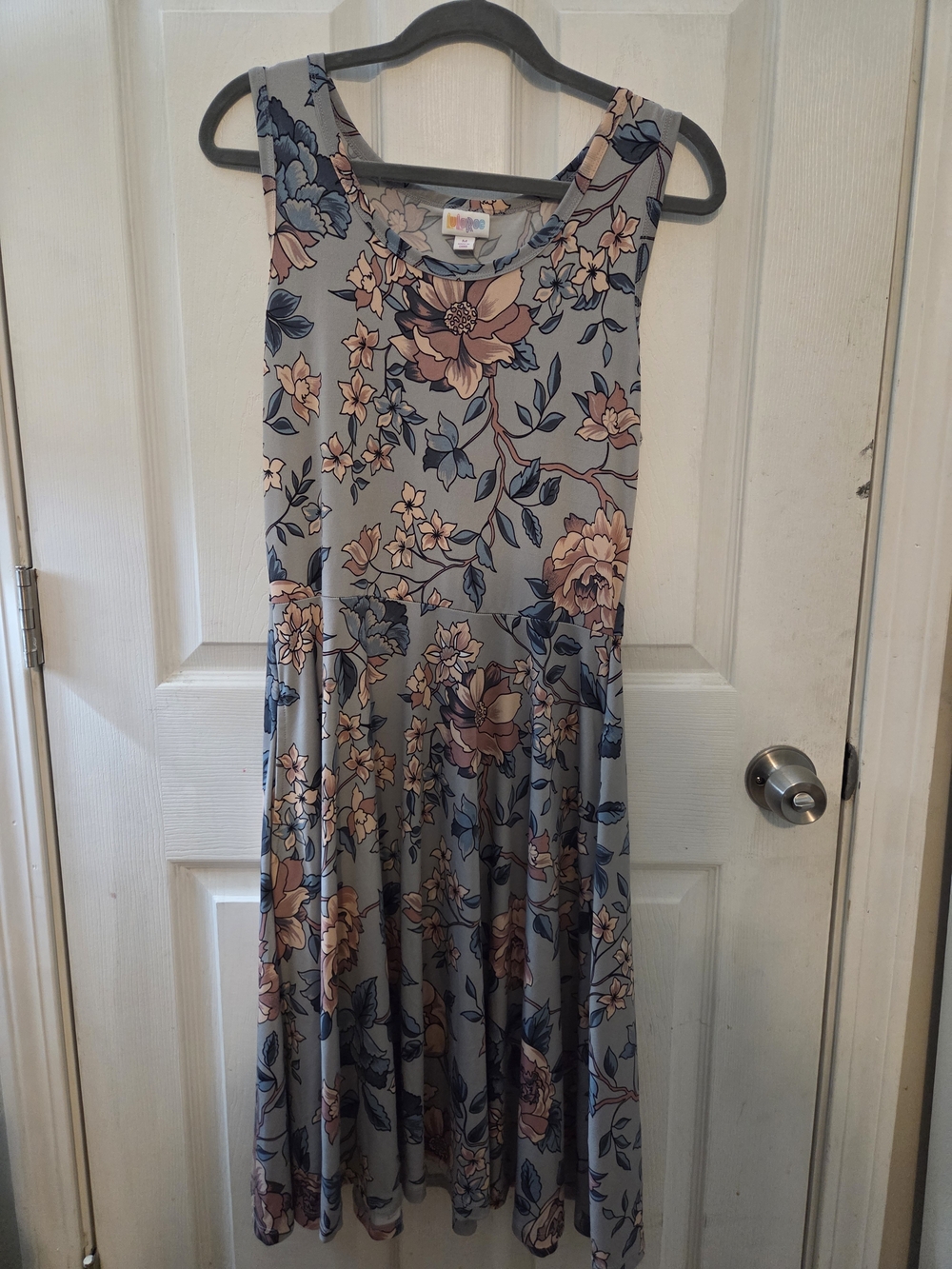 LuLaRoe Pastel Floral Scoop Neck Top in Light Blue and Blush